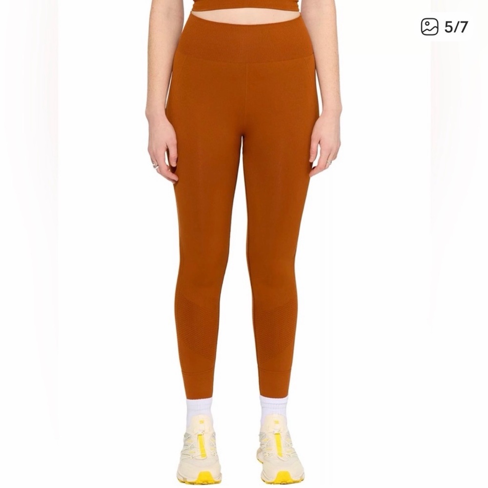 New ✨ Halfdays Sophia Leggings